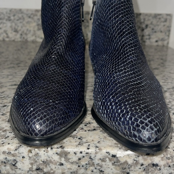 FRANCO SARTO Sloan Bootie Navy Blue Python Print Leather size 6.5 Ankle Bootie. - Picture 7 of 17